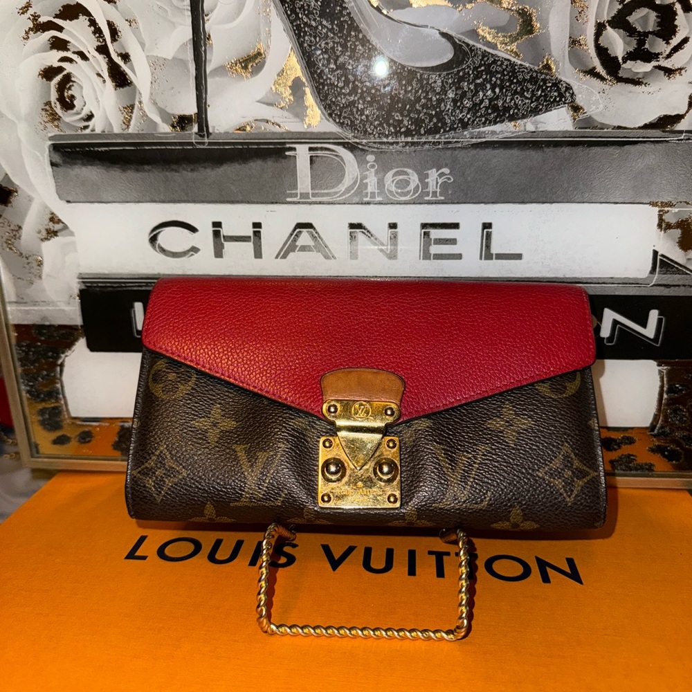 LOUIS VUITTON Monogram Pallas Wallet in Cerise Cherry. Monogram on toile canvas.